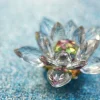 チャクラはハスの花のような形といわれています。綺麗なクリスタルのハスの花。